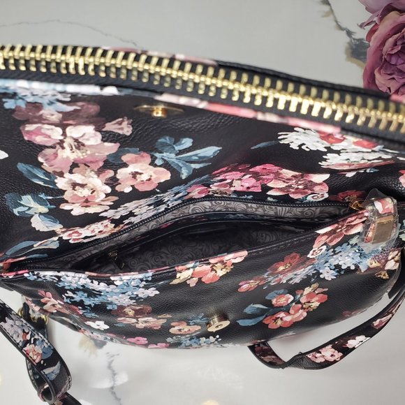Floral Crossbody Purse - Picture 4 of 9
